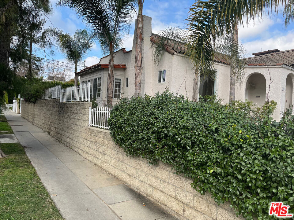 101 N La Peer Drive - Photo 4