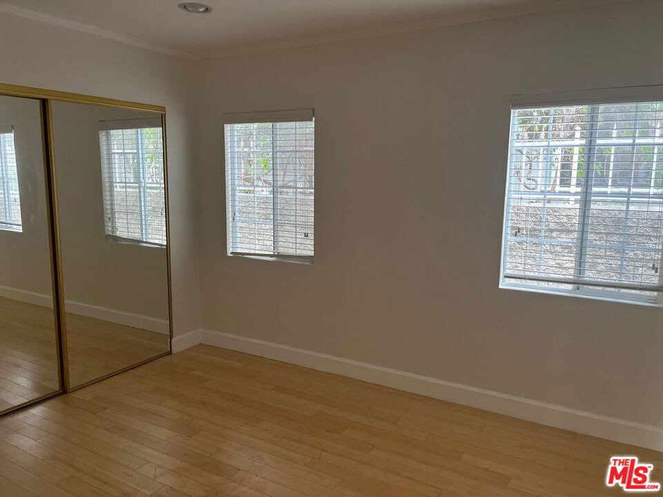 101 N La Peer Drive - Photo 13