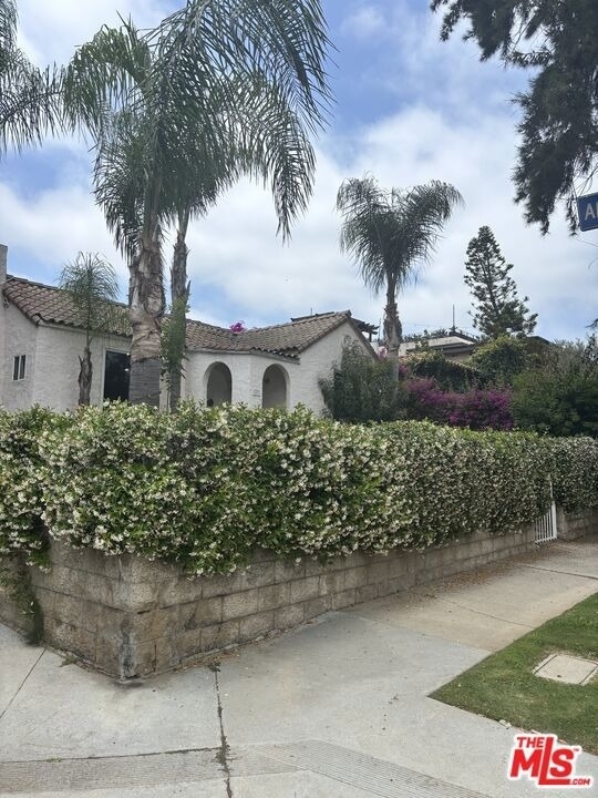 101 N La Peer Drive - Photo 29