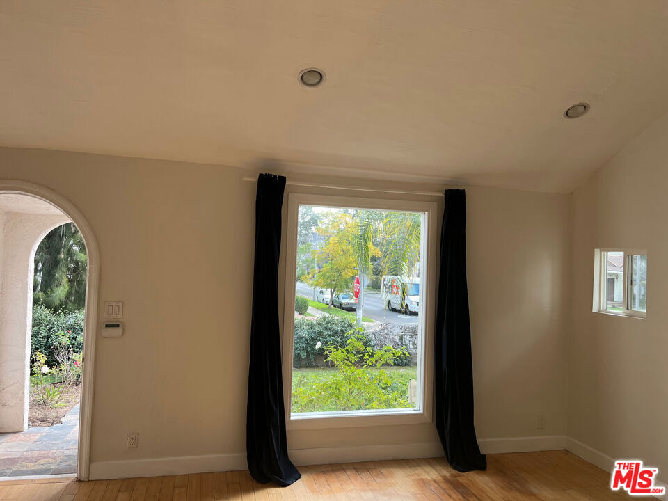 101 N La Peer Drive - Photo 28