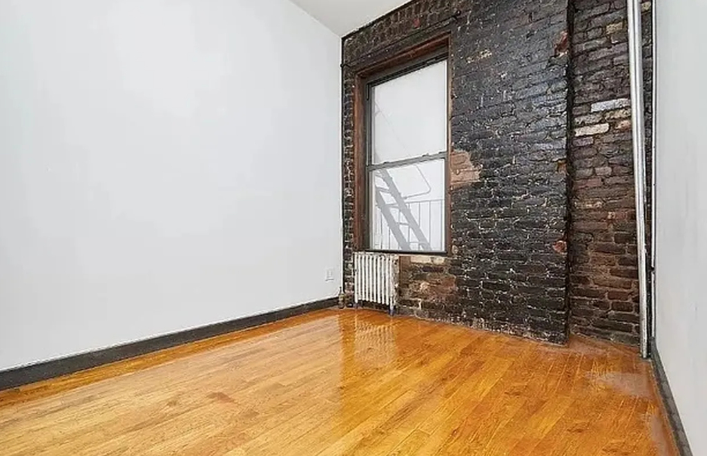 E. 10th & Avenue B - Photo 2