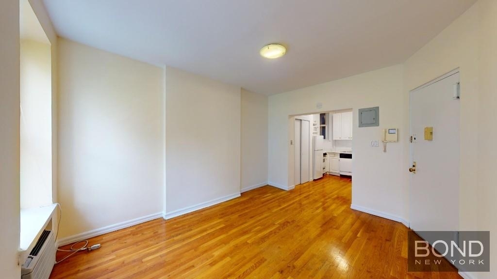 East 81st Street - Photo 0