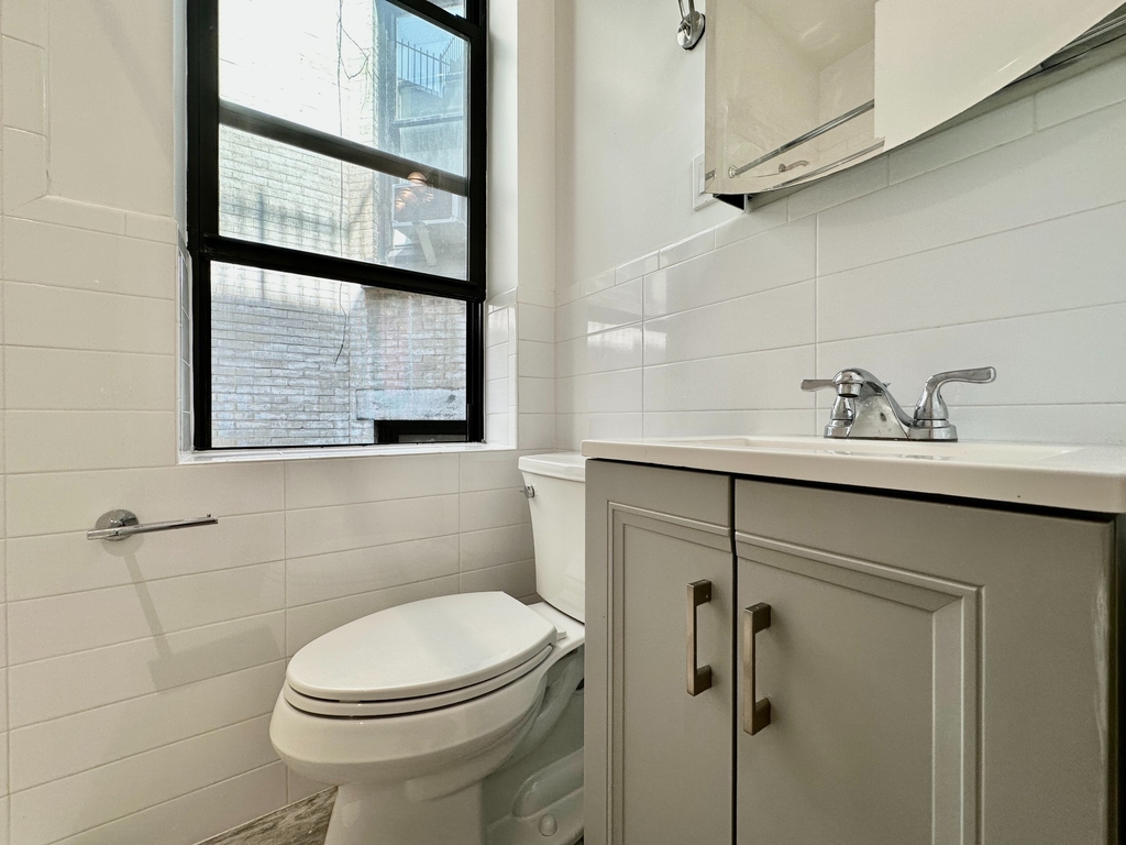 29 West 12th Street - Photo 8