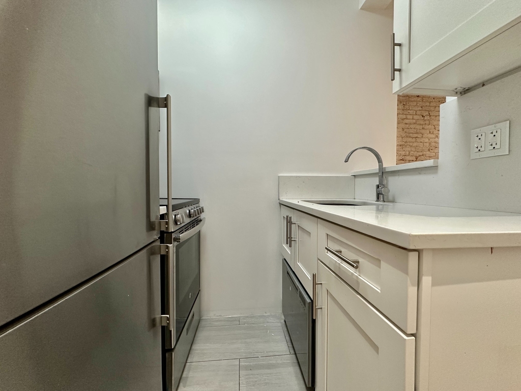 29 West 12th Street - Photo 7