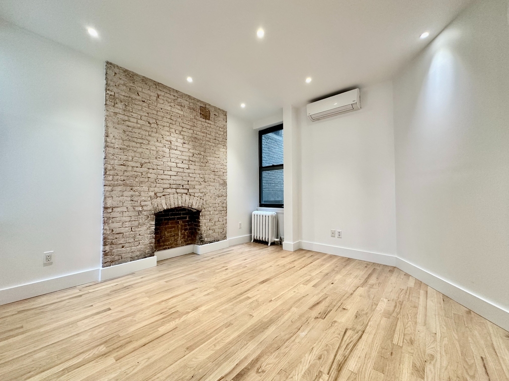 29 West 12th Street - Photo 5