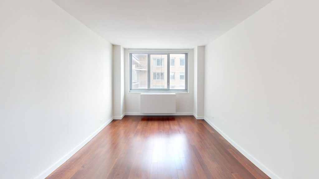 401 E 34th St - Photo 3