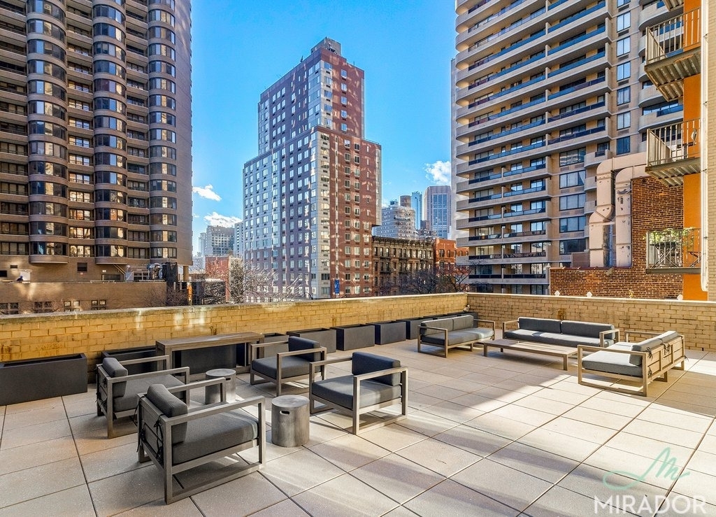 330 E 39th Street - Photo 12