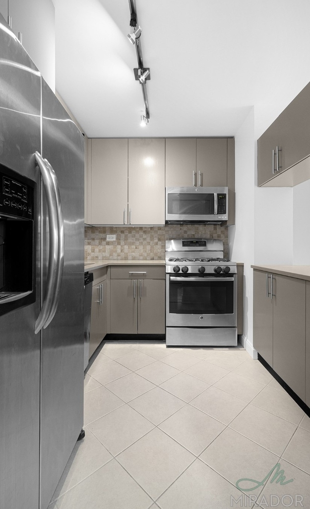 330 E 39th Street - Photo 15