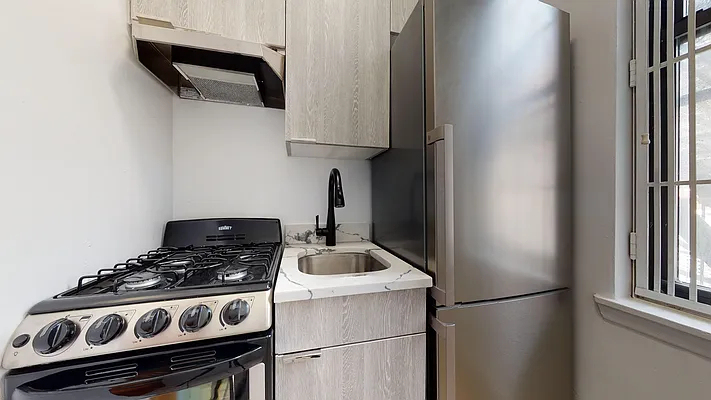 313 East 85th Street - Photo 1