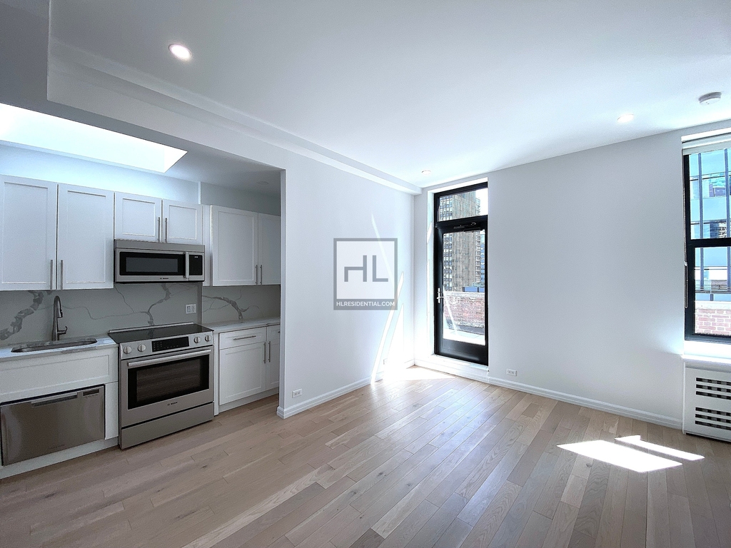 East 48th Street - Photo 2