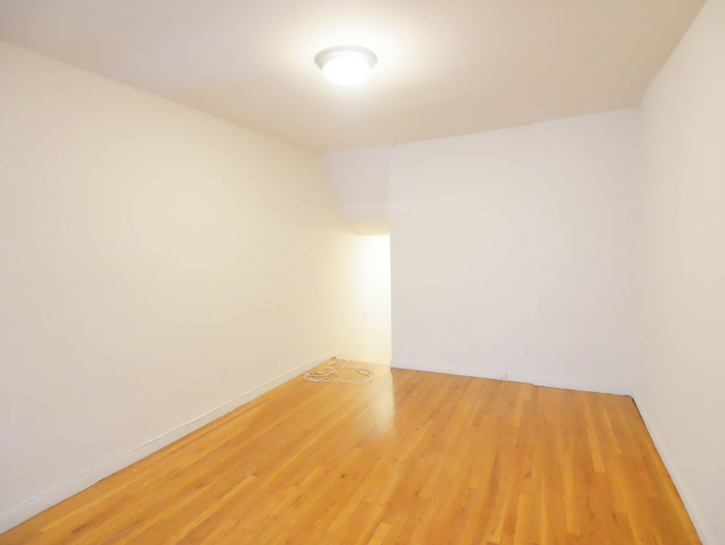 East 31st Street - Photo 2
