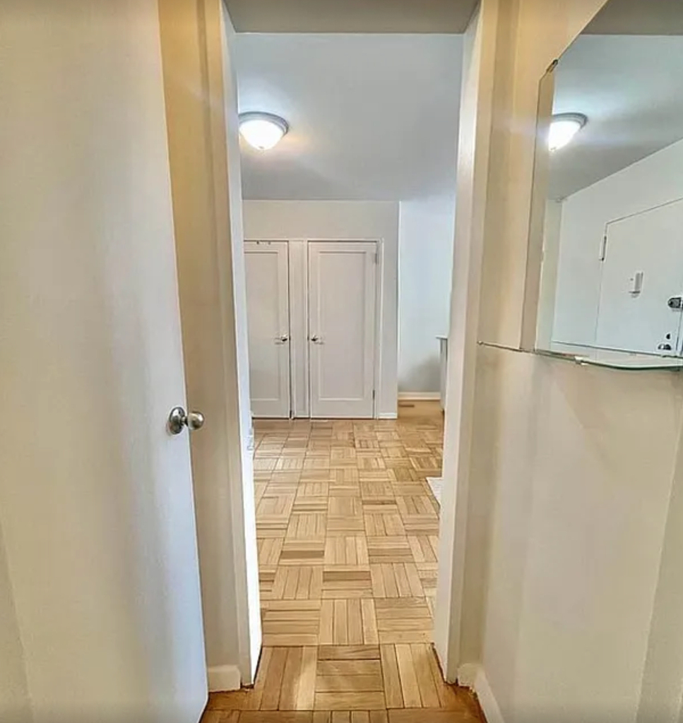 East 79th Street and York Avenue - Photo 5