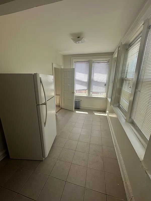 1271 Brooklyn ave - Photo 7