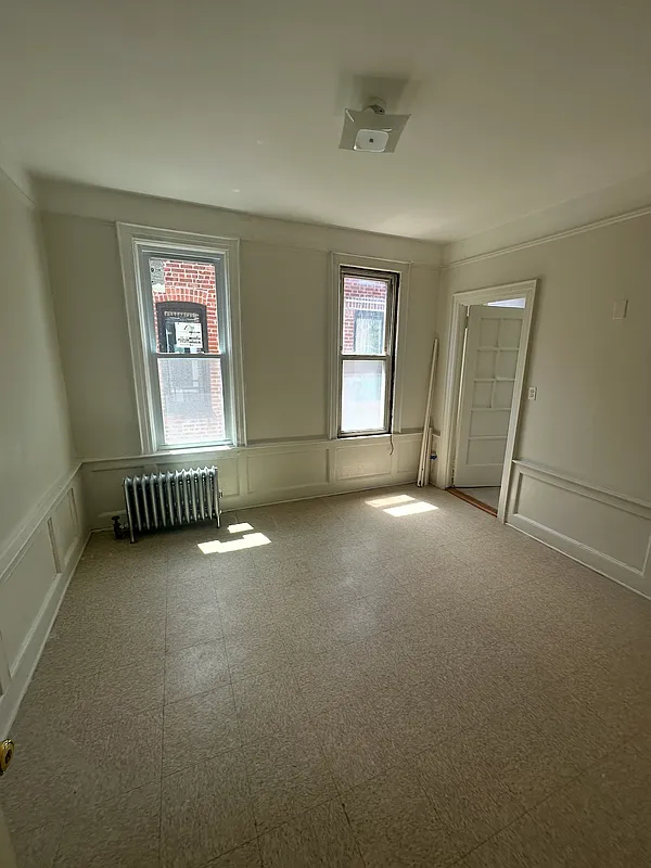 1271 Brooklyn ave - Photo 4
