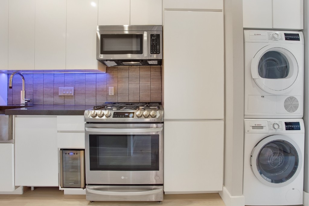 521 East 5th Street - Photo 2