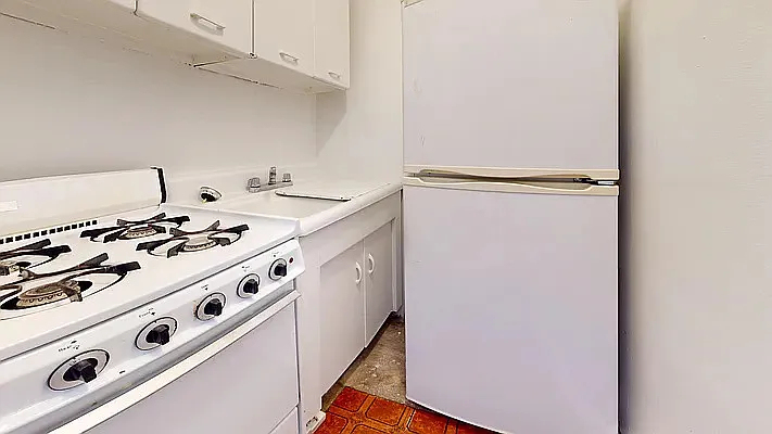 1616 York Avenue - Photo 3