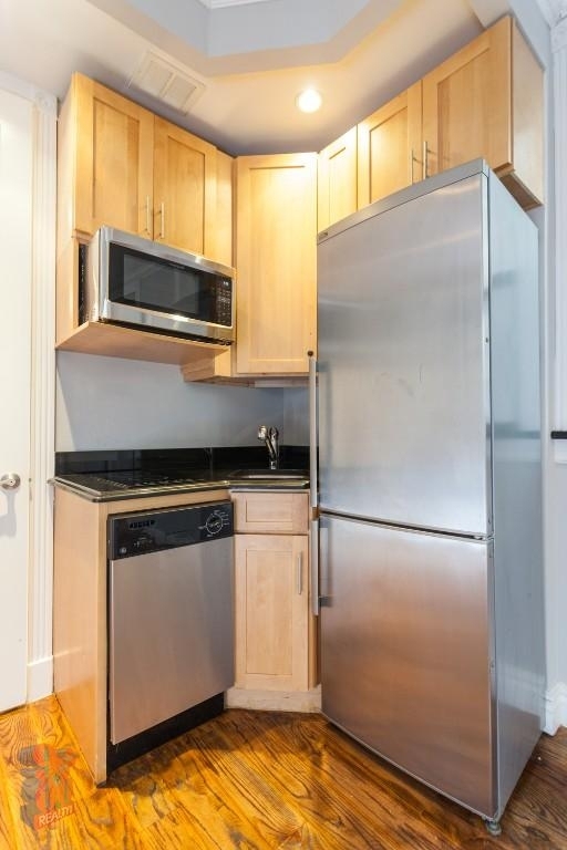 521 East 5th Street - Photo 2