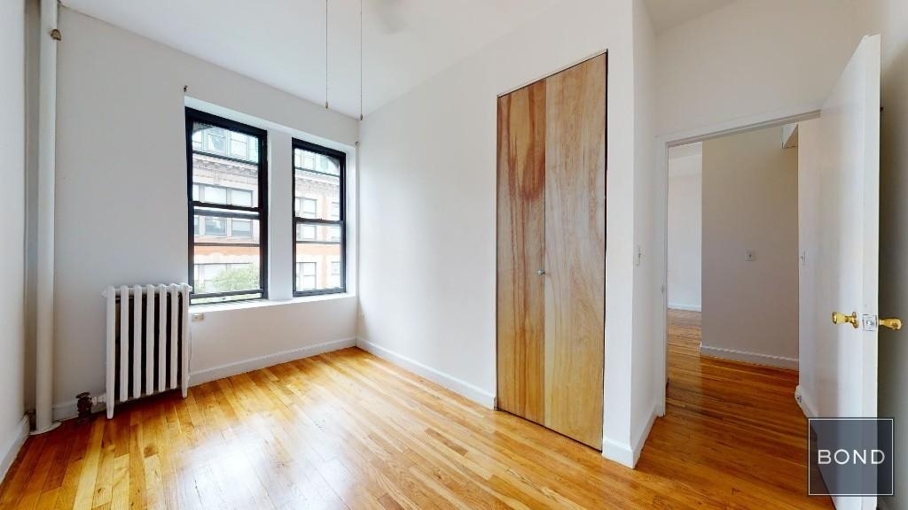 East 91 Street - Photo 3