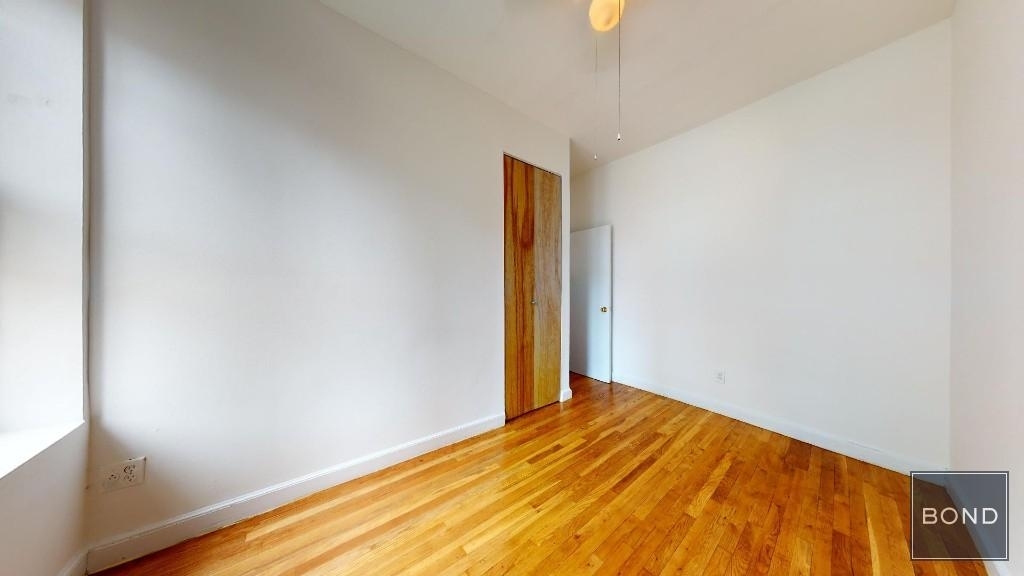 East 91 Street - Photo 5