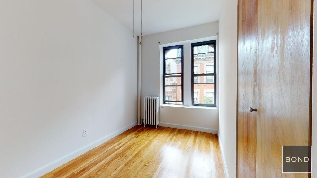 East 91 Street - Photo 6