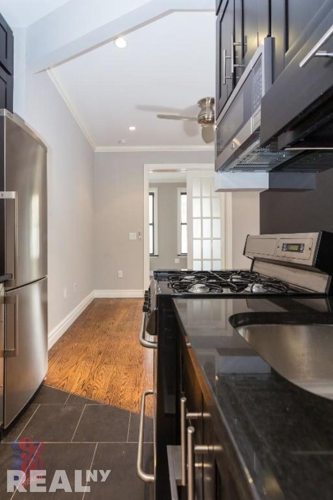 E 8th St. - Photo 5