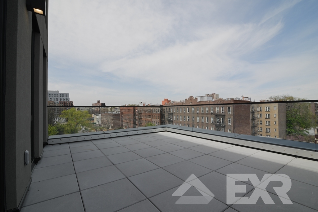 1946 Ocean Avenue - Photo 2