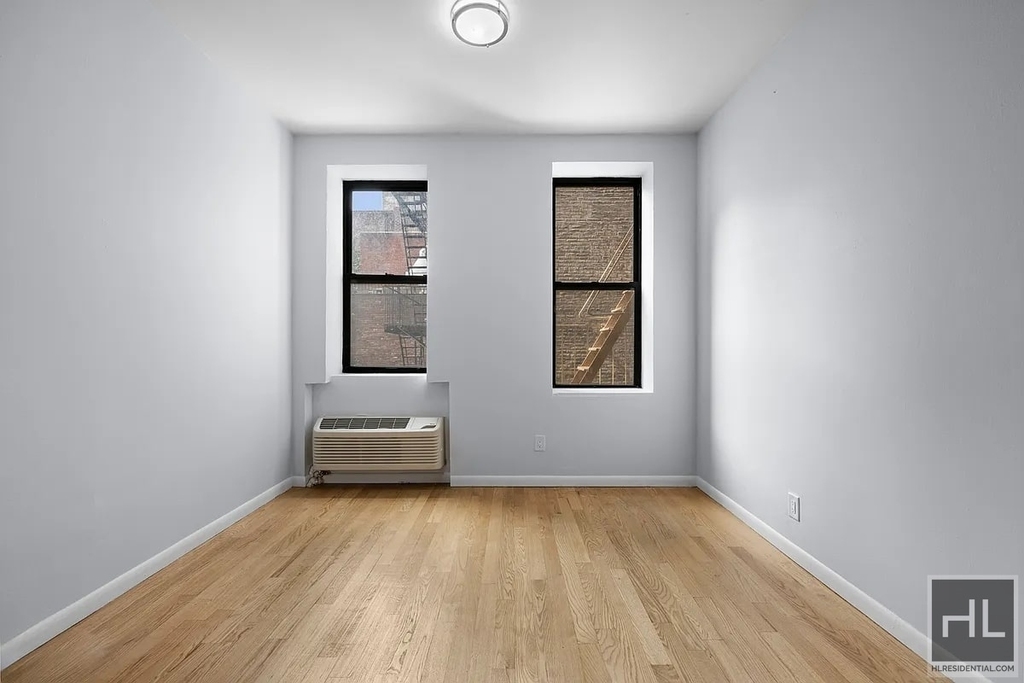 2nd Avenue - Photo 2