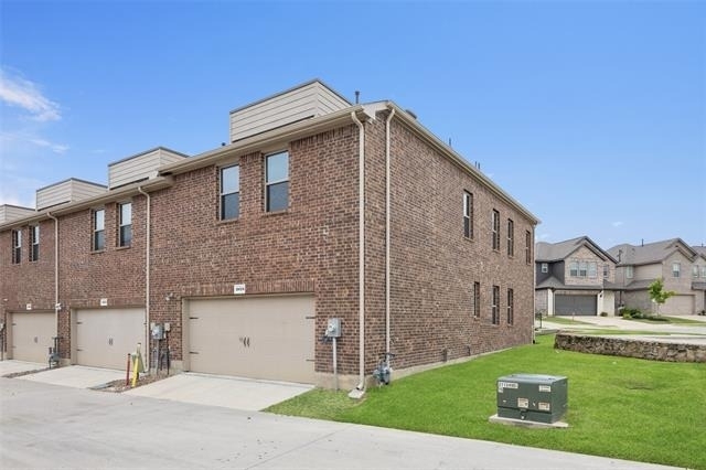 2028 Saddle Way - Photo 22