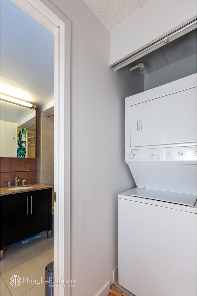555 W 23rd St - Photo 7