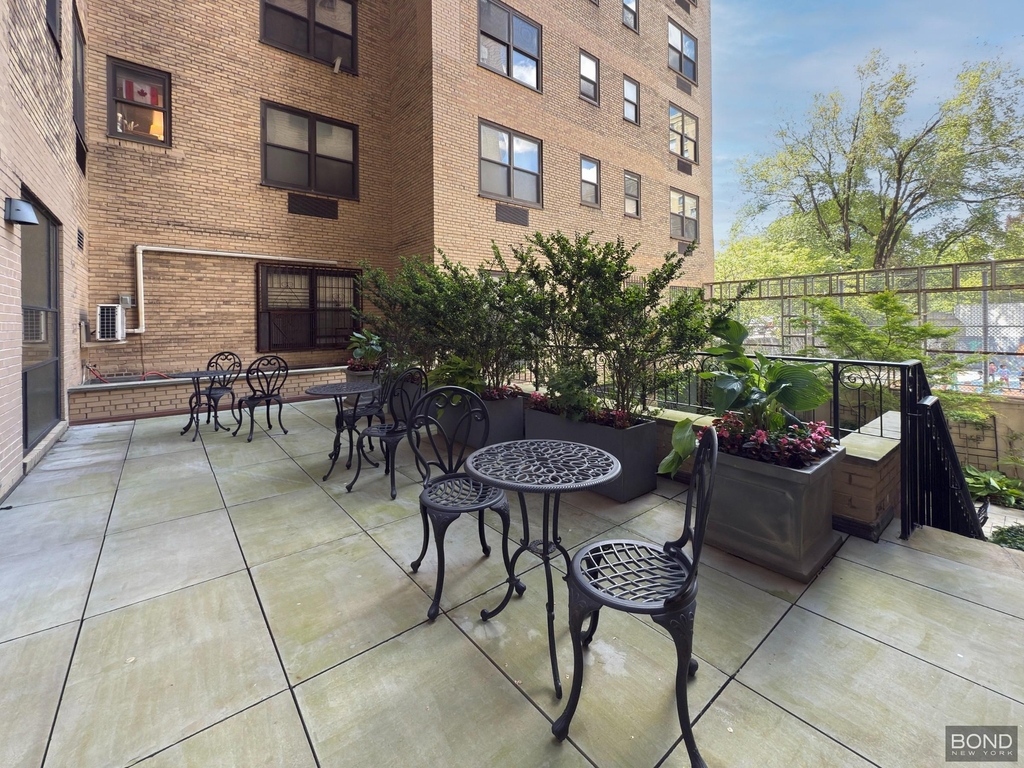 230 Riverside Drive - Photo 12