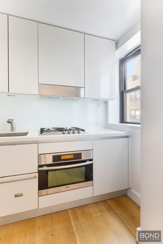 230 Riverside Drive - Photo 5