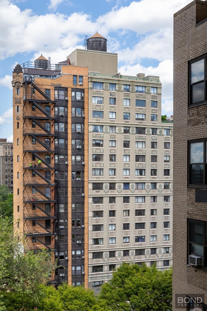 230 Riverside Drive - Photo 4