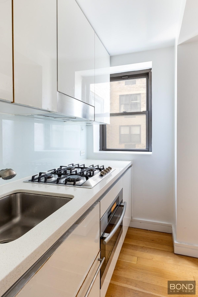 230 Riverside Drive - Photo 6