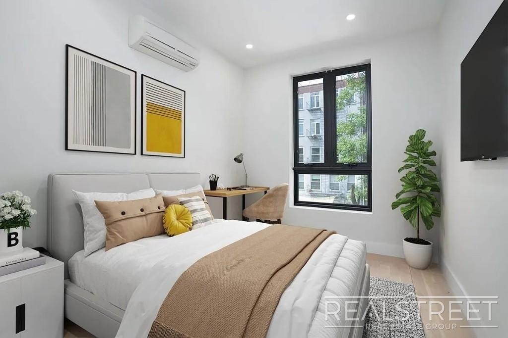 141 Meserole Street - Photo 3