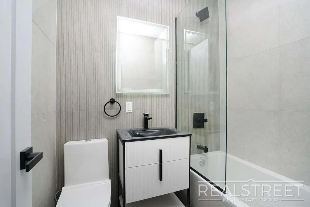 141 Meserole Street - Photo 6