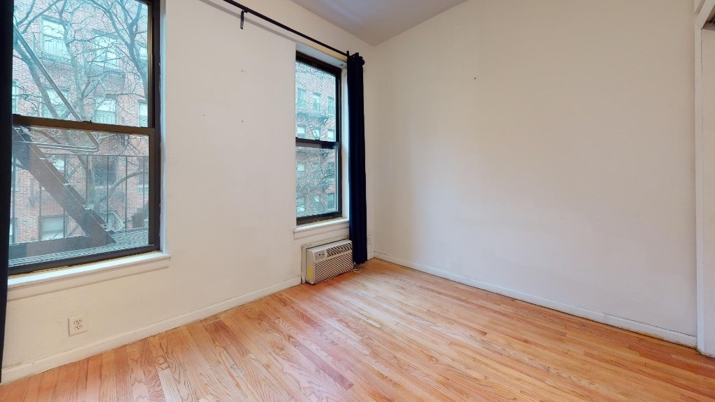 East 93 Street - Photo 7