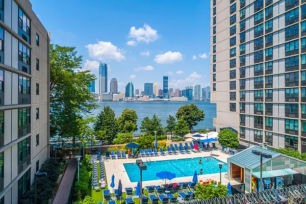 355 South End Avenue, Unit 28E - Photo 2