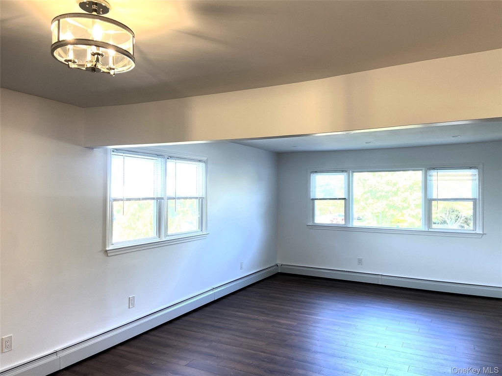473 Franklin Boulevard - Photo 2