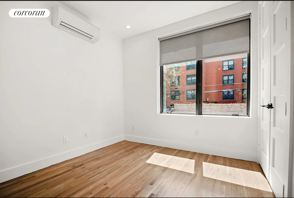 568 Lafayette Avenue - Photo 3