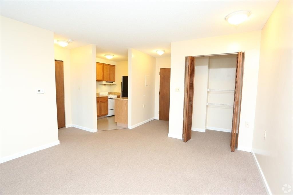 2100 Greentree North - Photo 8