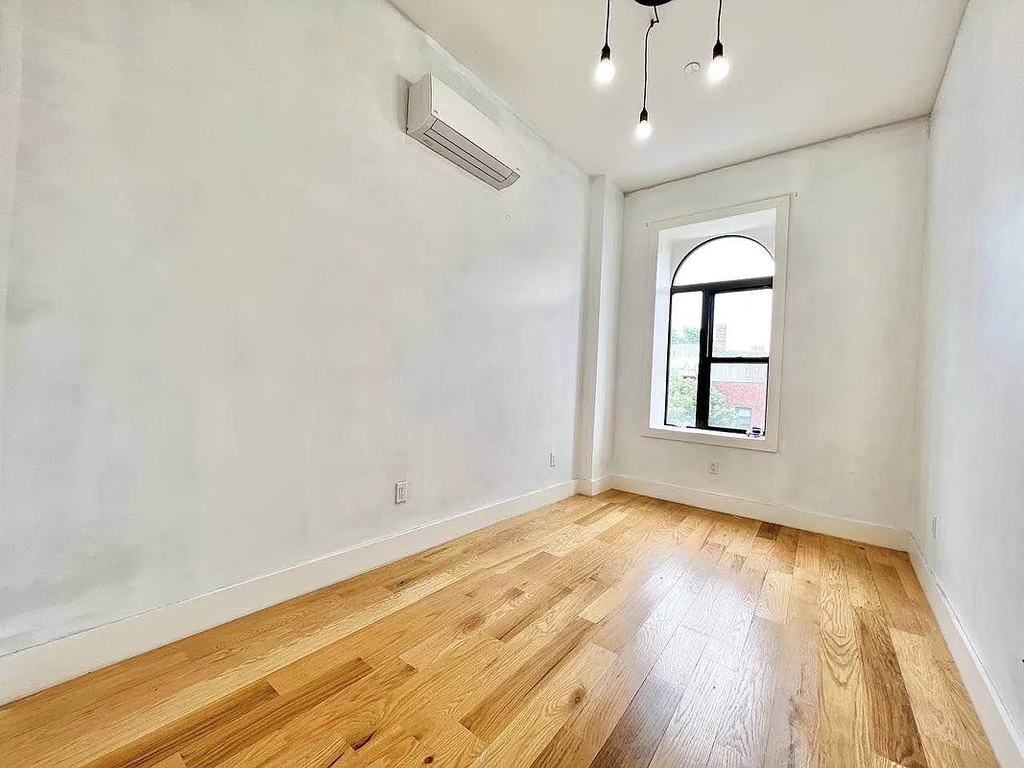 Greene Ave & Stuyvesant Ave - Photo 3