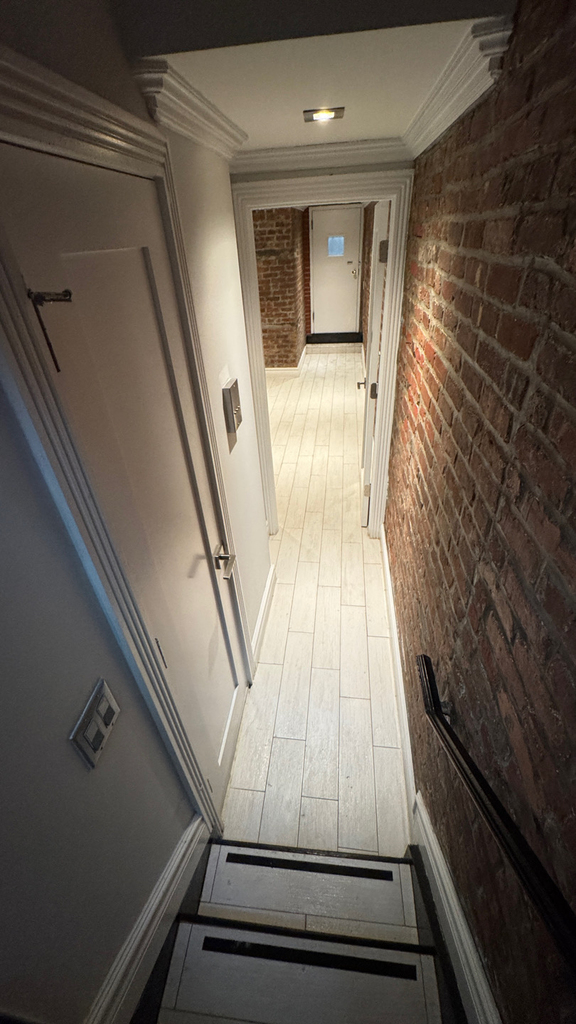 East 13th Street - Photo 14