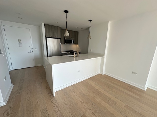 Hudson Yards Luxury One Bedroom - Photo 0