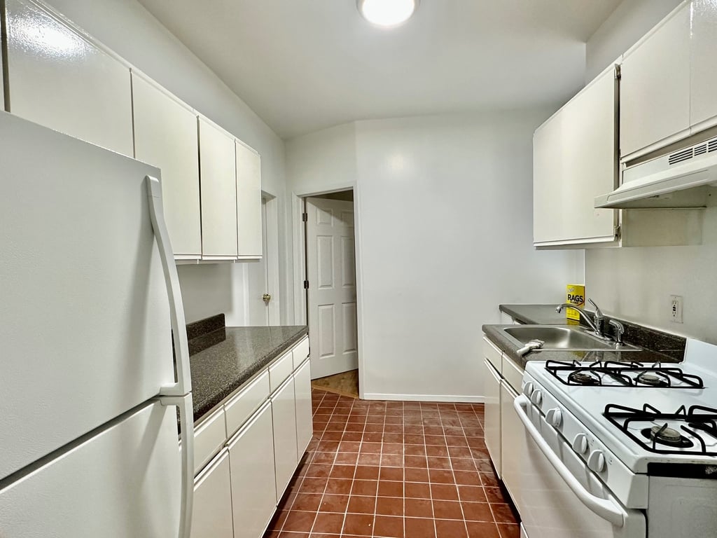209 West 108th Street - Photo 12