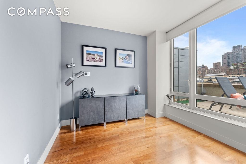 250 E 53rd Street - Photo 3