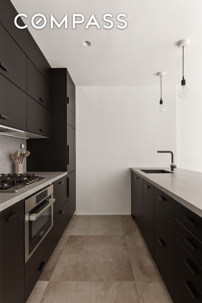 445 W 19th Street - Photo 4