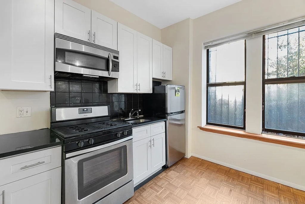 619 E 5th Street - Photo 2