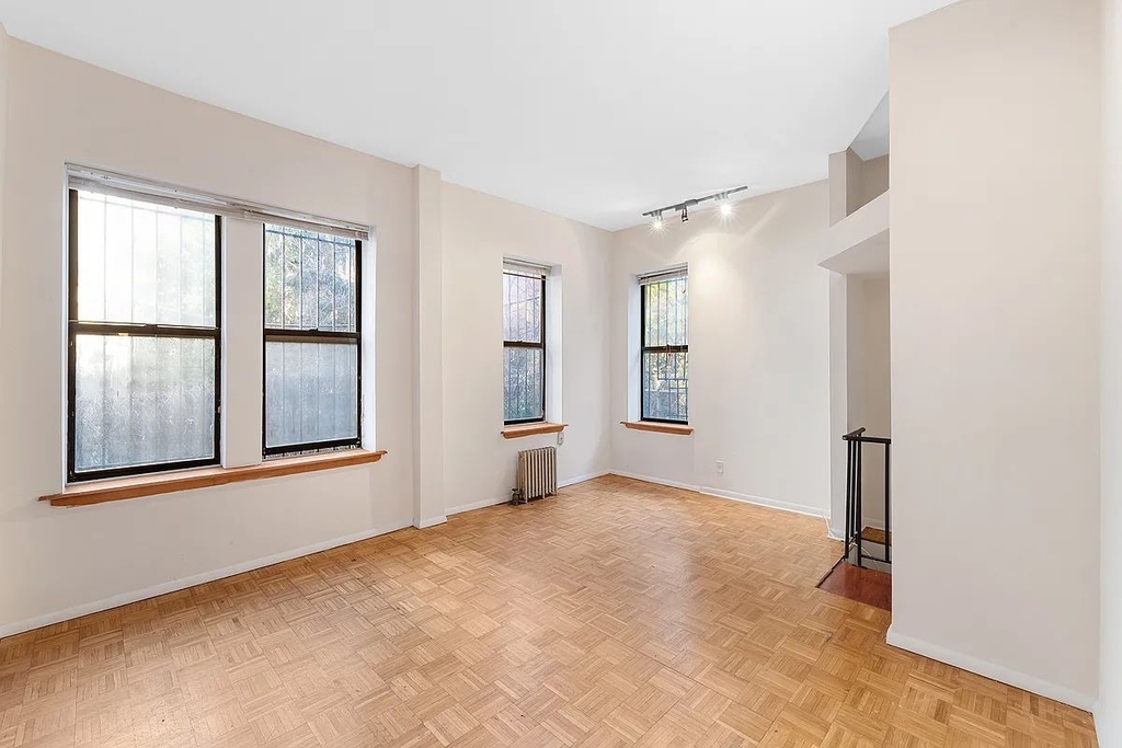 619 E 5th Street - Photo 0