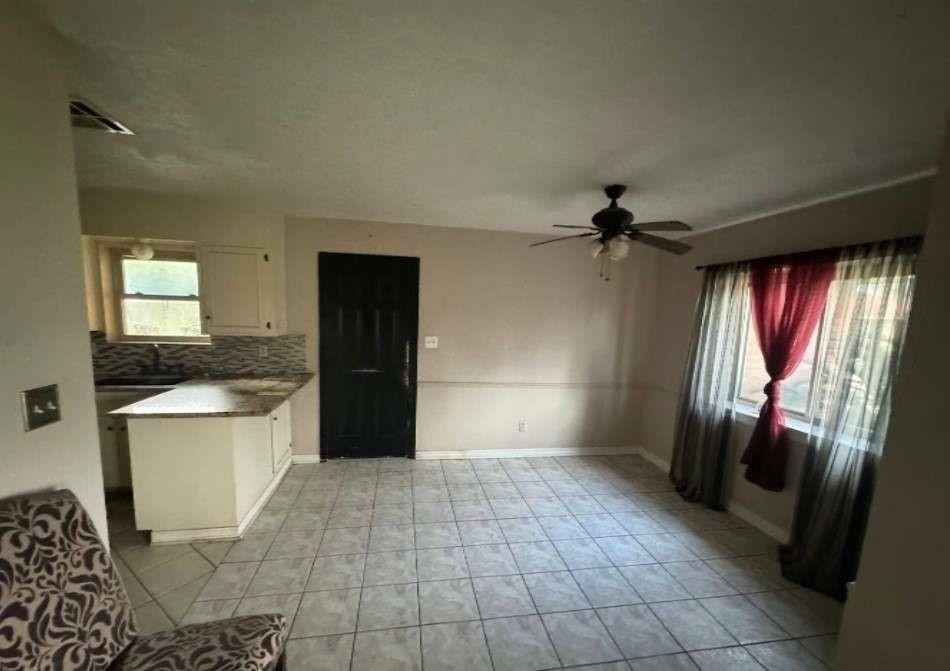 718 Westbury Street - Photo 3