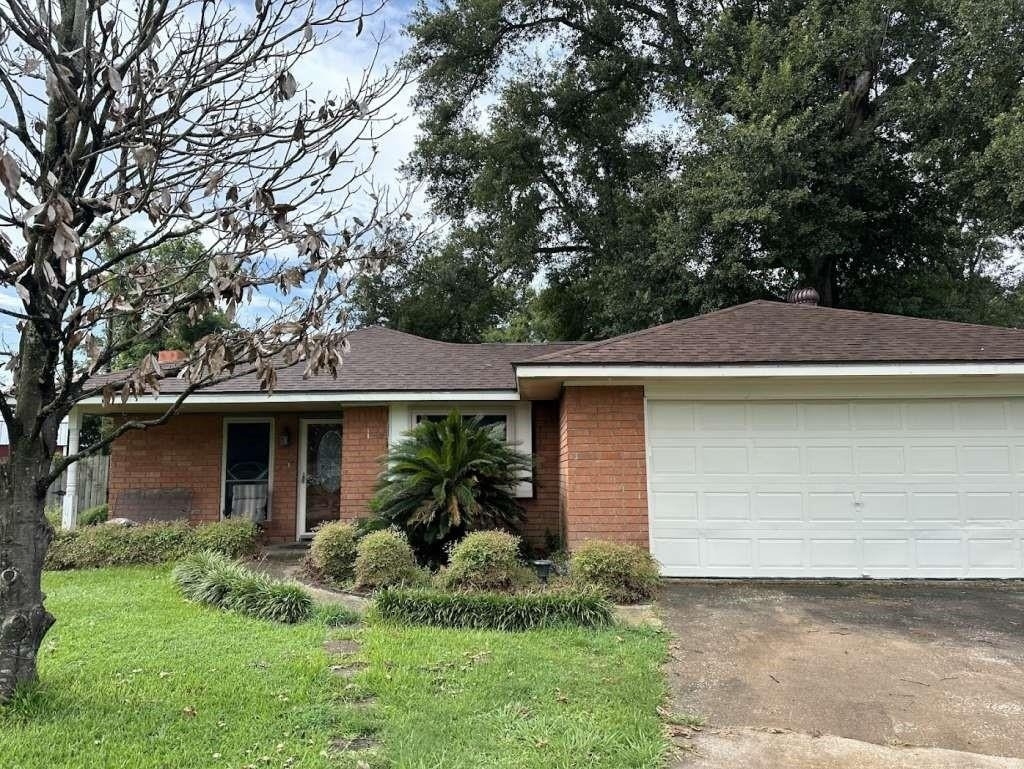 718 Westbury Street - Photo 1